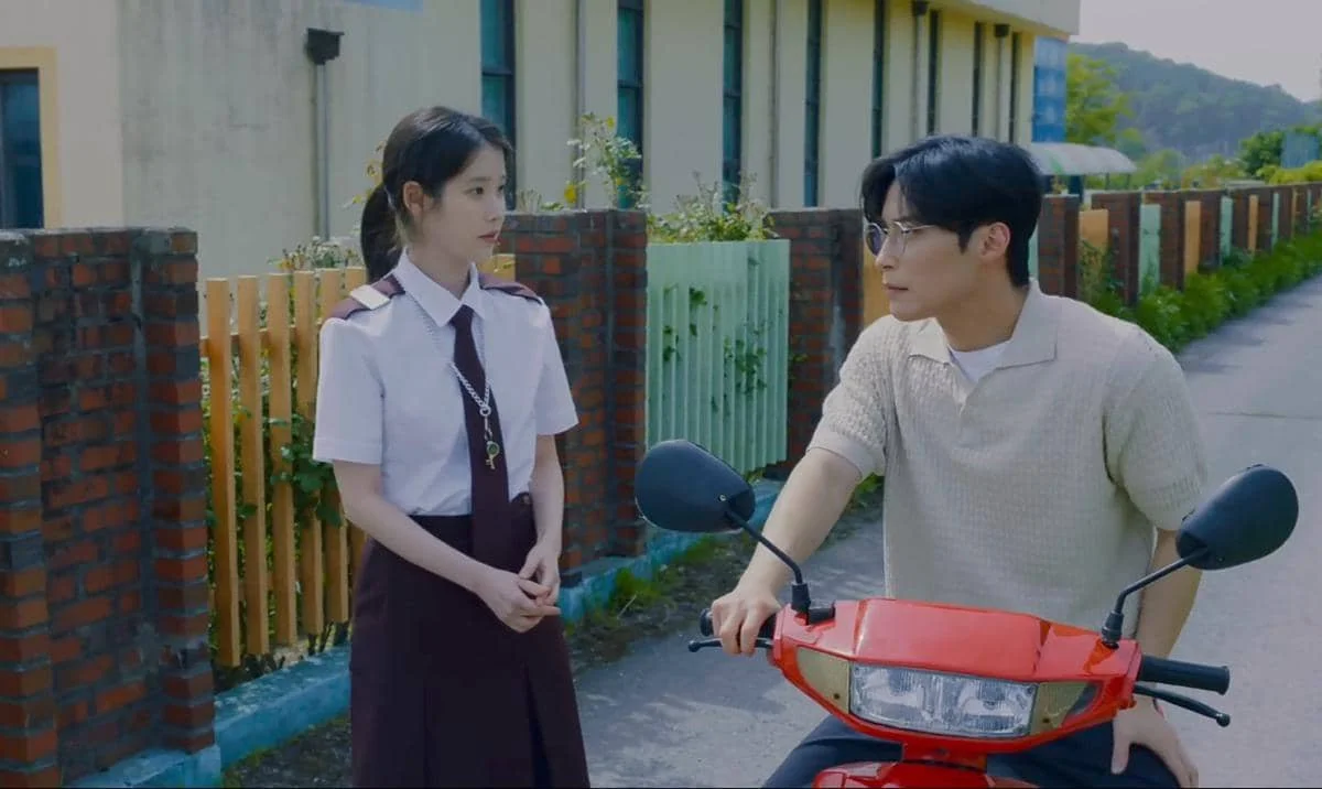 cuplikan MV Never Ending Story IU yang dibintangi Heo Nam Jun