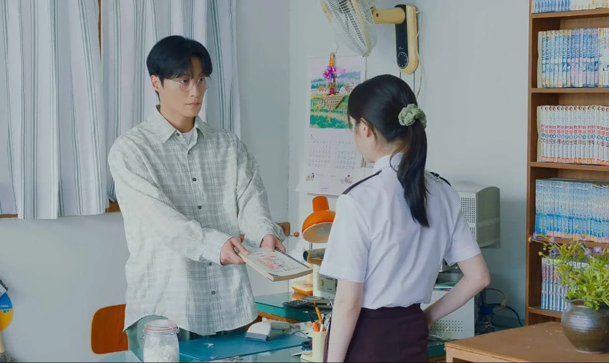 cuplikan MV Never Ending Story IU yang dibintangi Heo Nam Jun