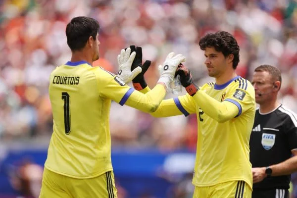 Blunder Senne Lammens dan Pelukan Courtois