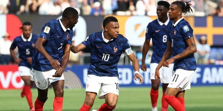 Penyerang timnas Perancis Kylian Mbappe merayakan gol pertama timnya pada laga babak 32 besar Piala Dunia 2026 antara Perancis dan Swedia di Stadion New York/New Jersey di East Rutherford pada 30 Juni 2026.