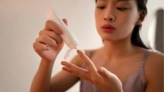 2 Pilihan Sunscreen Sariayu, Lengkap dengan Review Jujur Pembeli dan Harganya