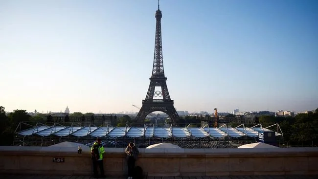 Menara Eiffel Tutup Lebih Awal Akibat Gelombang Panas di Paris