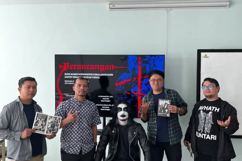 Viral Video Mahasiswa Telkom University Berkostum Black Metal Saat Sidang Tugas Akhir, Ini Alasannya