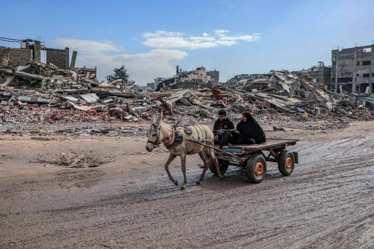 Bangunan di Jalur Gaza hancur akibat diserang pasukan Israel.