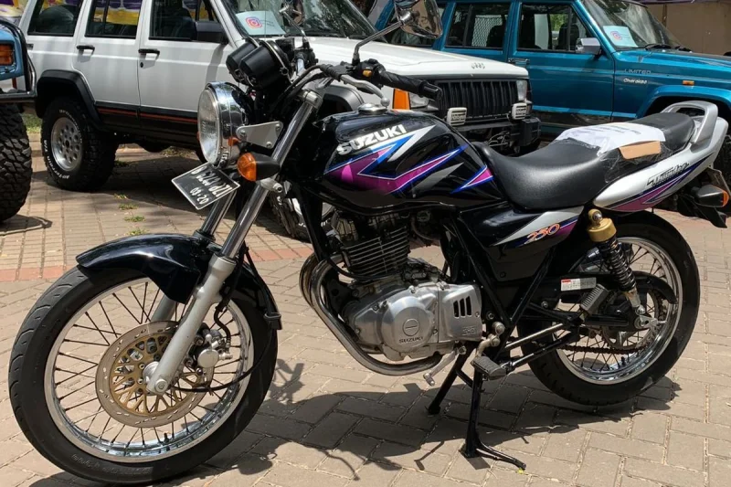 Antrean Suzuki Thunder Bikin Heboh di SPBU, Tangkinya Berapa Liter?