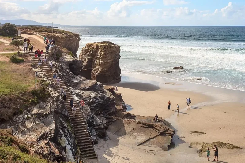 5 Pantai di Eropa yang Justru Ramai Dikunjungi Turis Lokal