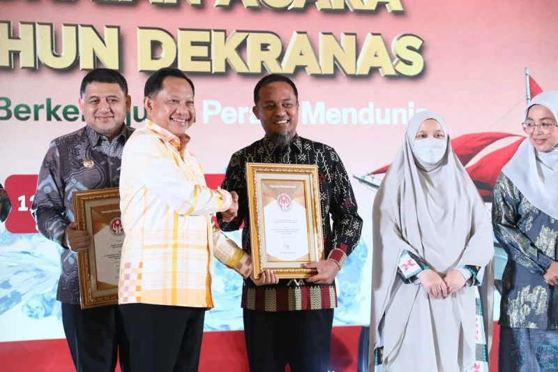Mendagri Minta Pemda dan Dekranasda Aktif Gali Potensi Kerajinan Lokal