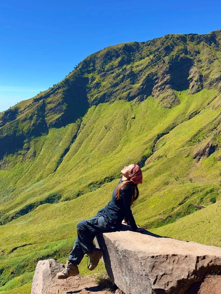 Bella Graceva mendaki Gunung Merbabu