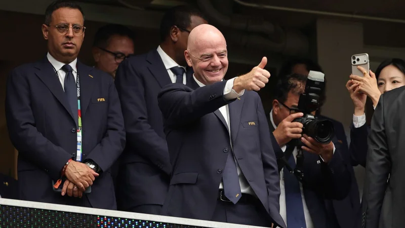 Gianni Infantino menegaskan bahwa FIFA akan 'menelaah' perluasan Piala Dunia menjadi 64 tim menjelang edisi 2030 di Maroko, Portugal, dan Spanyol