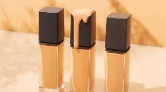 Foundation Apa yang Bisa Menutupi Flek Hitam? Ini 7 Rekomendasi Terbaik untuk Makeup Flawless