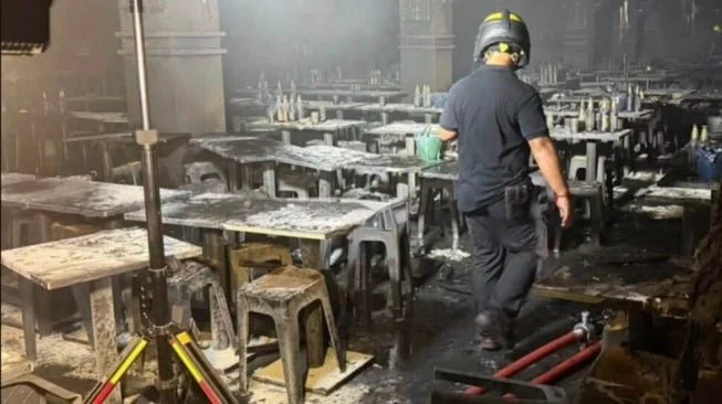 Kebakaran hebat melanda sebuah klub malam di Bangkok, Thailand, dan menewaskan sedikitnya 27 orang serta melukai sejumlah lainnya. [Tangkap layar X]