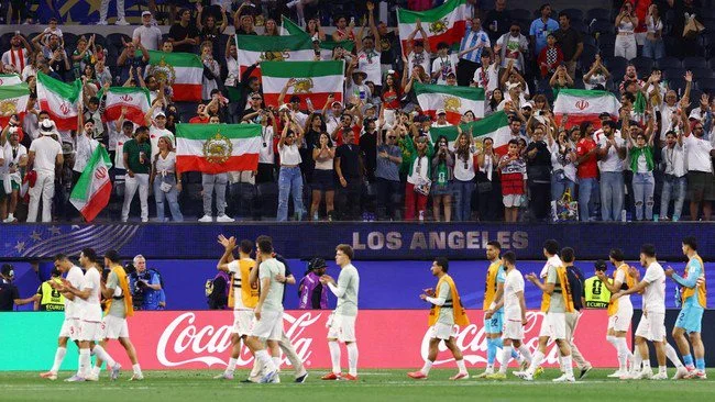 Makna Mendalam Pin Emas '168' yang Dipakai Para Pemain Timnas Iran