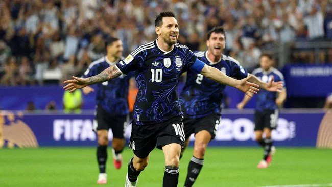 Argentina Ngotot Pakai Jersey Biru Lawan Inggris, Faktor Klenik?