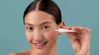 Sunscreen atau Primer Dulu? Ini Panduan Skincare dan Makeup Tahan Lama