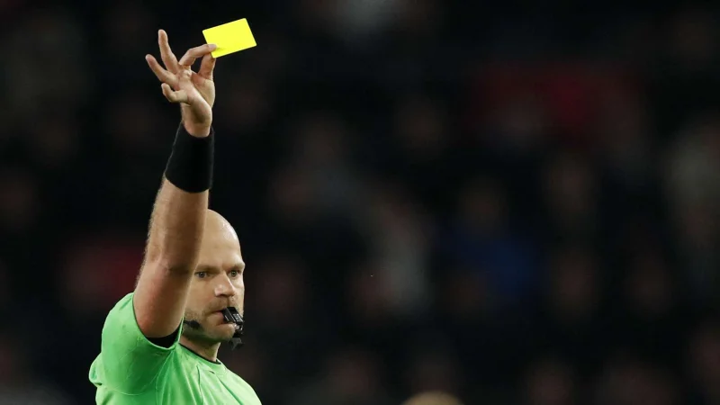 Wasit asal Belanda meninggal dunia pada usia 38 tahun setelah dicoret dari daftar peserta Piala Dunia