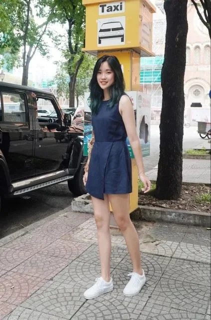 mini dress dengan waist definition