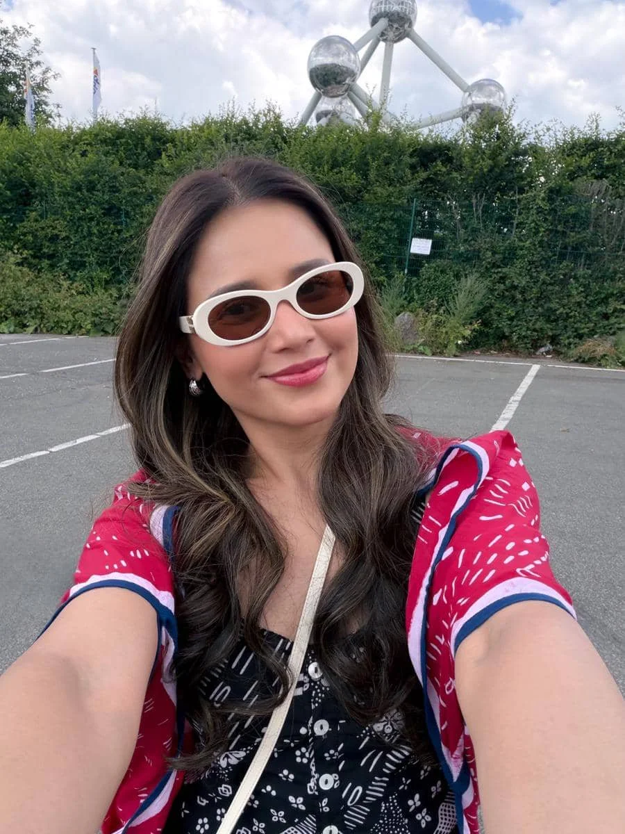 Yunita Siregar jalan-jalan di Brussel.