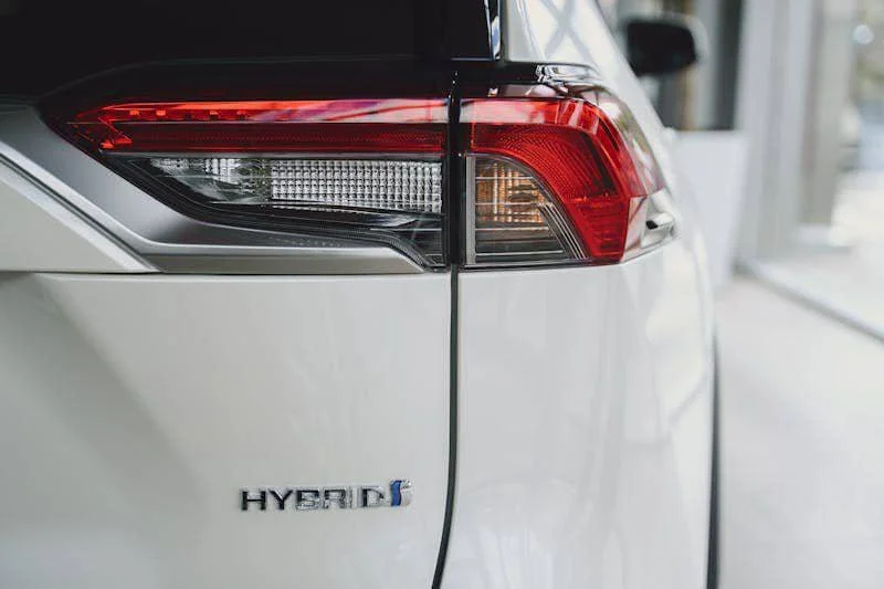 Ilustrasi mobil hybrid (pexels.com/Gustavo Fring)