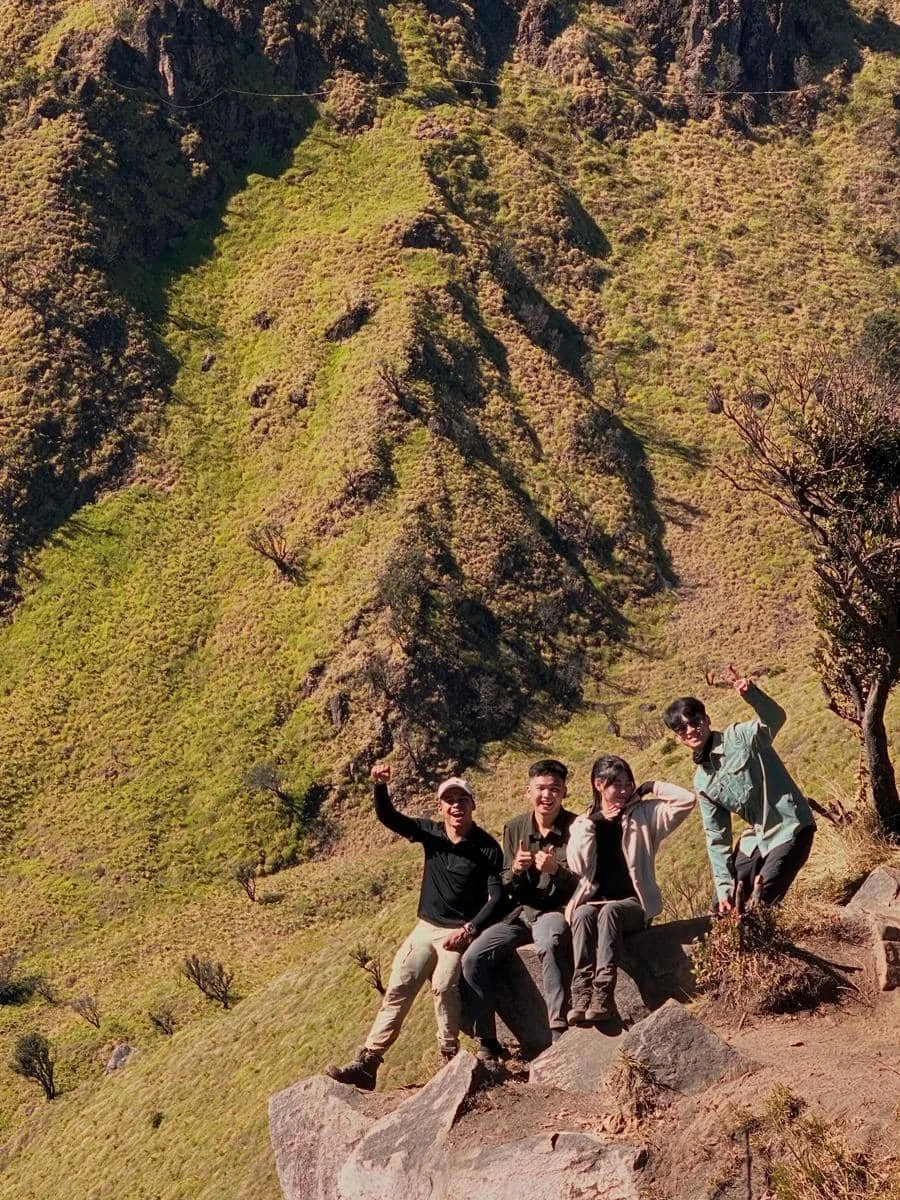 Wendy Walters mendaki Gunung Merbabu