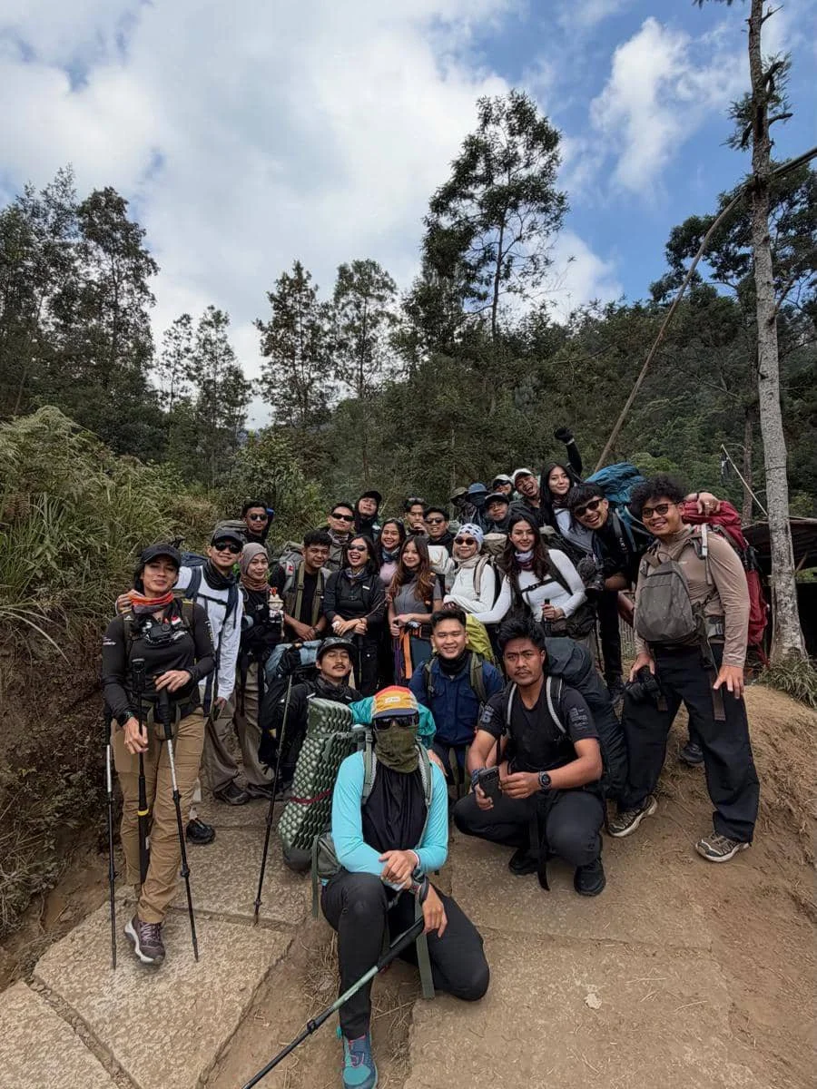 Wendy Walters mendaki Gunung Merbabu