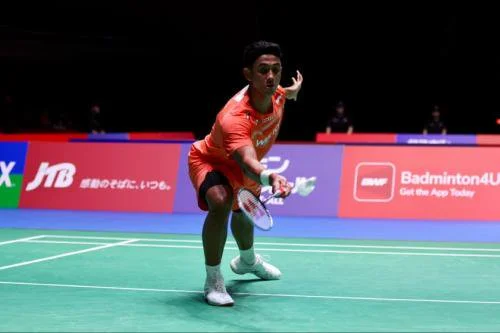 Alwi Farhan menghadapi Alex Lanier di 16 besar Japan Open 2026. (Foto: Humas PP PBSI)