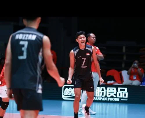Timnas Voli Putra Indonesia U-18 menghentikan perlawanan Hong Kong 3-0. (Foto: Instagram/@avcvolley)