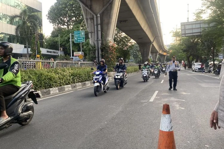 Jalan Kapten Tendean arah Pancoran sudah dibuka usai pembongkaran JPO Tendean, Selasa (14/7/2026).
