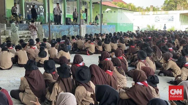 Aktivitas MAN 3 Padang Kembali Normal Pascaledakan Bom