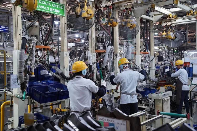 Pabrik mobil PT Toyota Motor Manufacturing Indonesia (TMMIN) di Karawang, Jawa Barat.