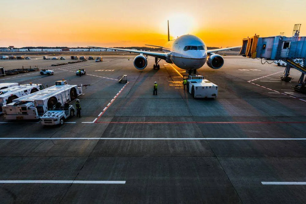 ilustrasi bandara. (unsplash.com/starocker)