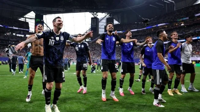 Lionel Messi membantah tudingan Argentina menjadi anak emas FIFA usai lolos ke final Piala Dunia 2026. Ia menegaskan keberhasilan tim diraih lewat kerja keras. [Dok. FIFA]