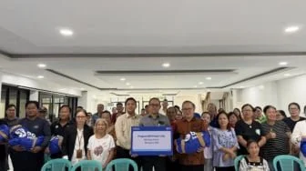 BRI Peduli Salurkan Ratusan Paket Sembako Lewat Gereja di Sulawesi Utara