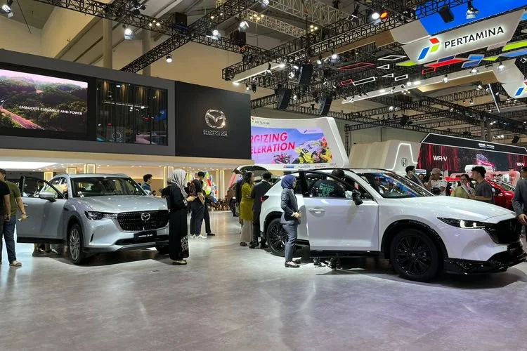 Booth Mazda di GIIAS 2025 tidak menampilkan hatchback Mazda2.