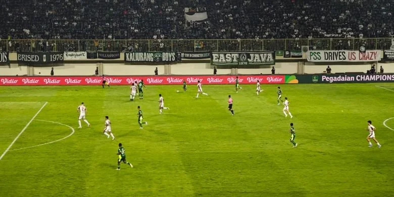 Suasana laga final Championship Liga 2 2025-2026 PSS vs Garudayaksa FC di Stadion Maguwoharjo, Sleman, DI Yogyakarta, Sabtu (9/5/2026).