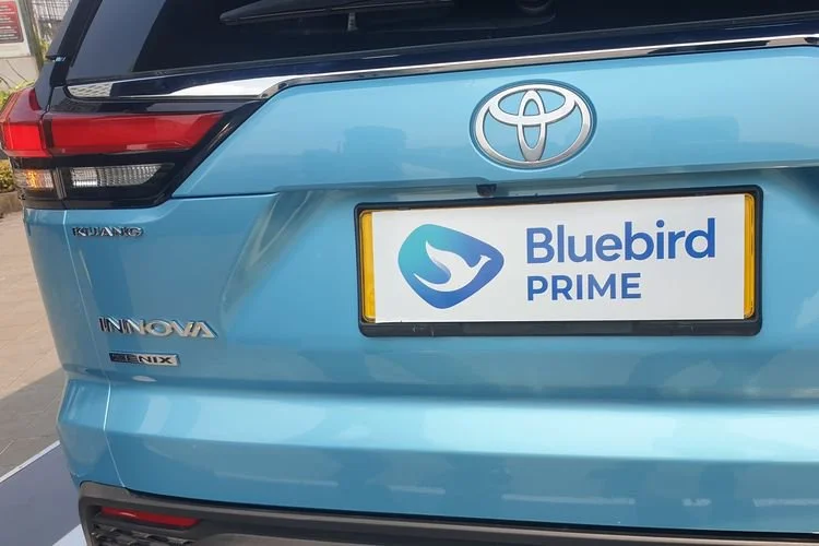 Bluebird Prime, Toyota Innova Zenix Hybrid 