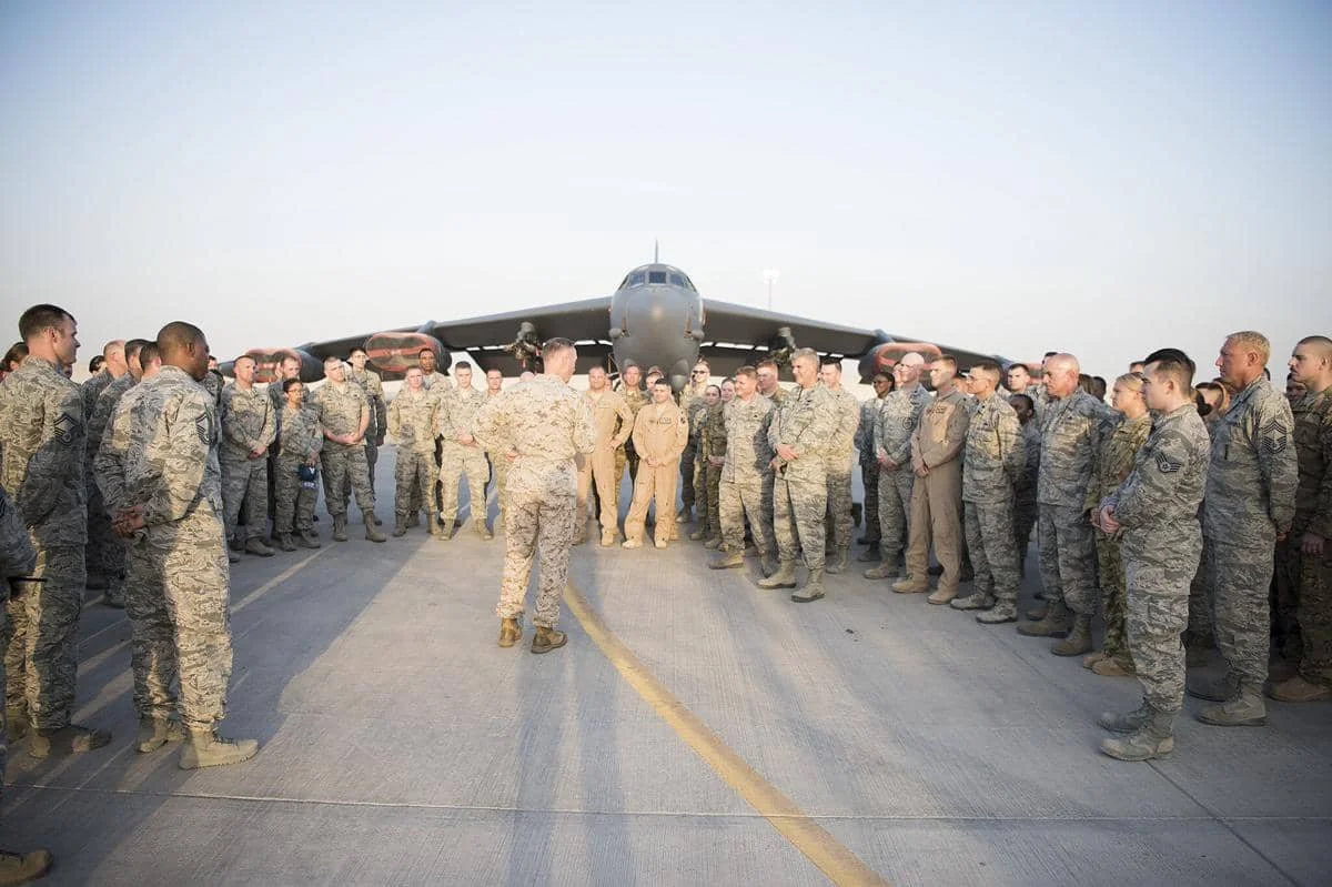 tentara AS di pangkalan militer Al Udeid, Qatar. (Chairman of the Joint Chiefs of Staff from Washington D.C, United States, CC BY 2.0, via Wikimedia Commons)