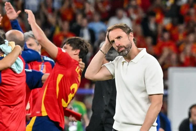 Reaksi pelatih Inggris, Gareth Southgate, setelah kalah dalam pertandingan final UEFA Euro 2024 antara Spanyol vs Inggris di Olympiastadion di Berlin pada 14 Juli 2024. (Foto oleh Jewel SAMAD / AFP)