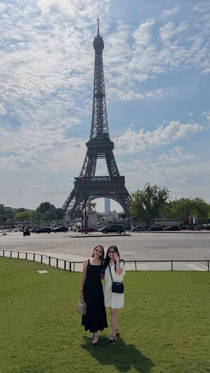 Yunita Siregar jalan-jalan di Kota Paris