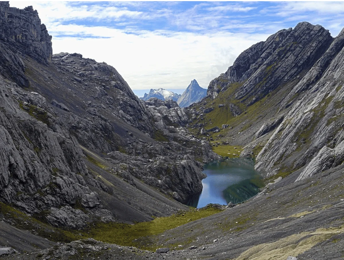 Gunung Puncak Idenberg