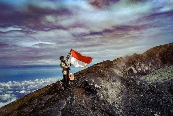 Gunung Slamet (google.com/maps/sipesulap kata)