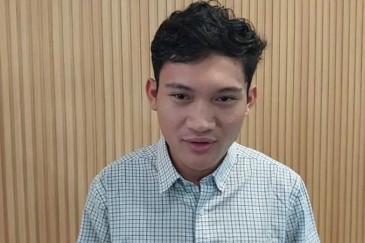 Mantan Ketua Badan Eksekutif Mahasiswa (BEM) Universitas Gadjah Mada (UGM), Tiyo Ardianto saat ditemui di UC UGM, Kamis (25/06/2026).