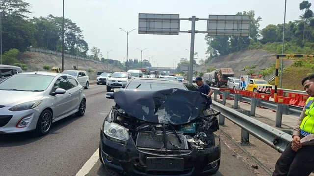 Tabrakan Beruntun di Tol Cipularang Arah Bandung KM 99 A, Tak Ada Korban Jiwa