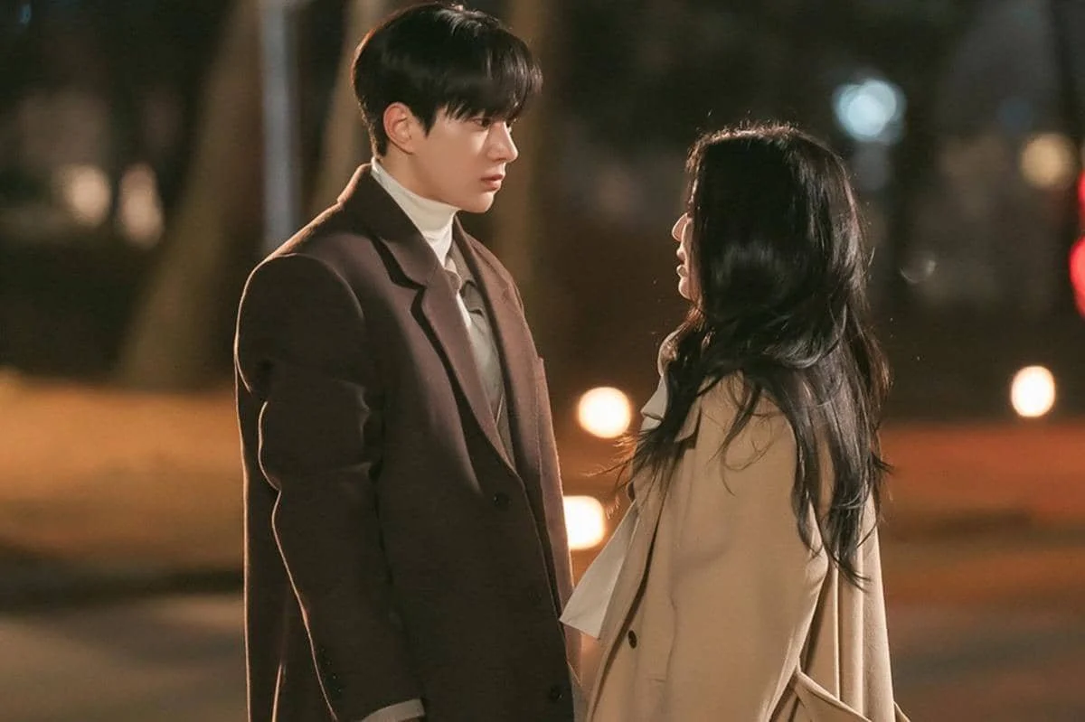 Still cut drama Love In Sync