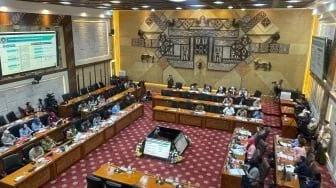 BGN Pamer Opini WTP, Langsung Dicecar Ramai-ramai Anggota DPR: Jangan-jangan Dibikin-bikin
