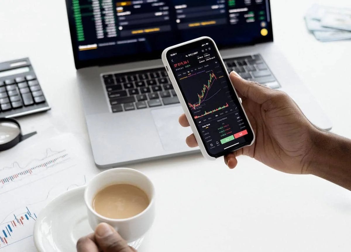ilustrasi investasi (pexels.com/Anna Nekrashevich)