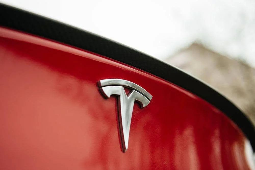 ilustrasi Tesla