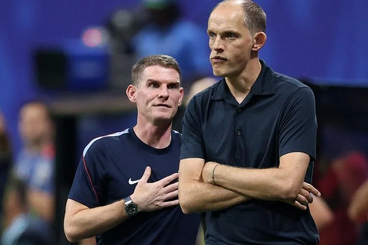 Pelatih timnas Inggris Thomas Tuchel memantau laga kontra Argentina. Hasil semifinal Piala Dunia 2026 Inggris vs Argentina adalah 2-1 bagi kemenangan sang juara bertahan Argentina di Stadion Atlanta, Kamis (16/7/2026) dini hari WIB.