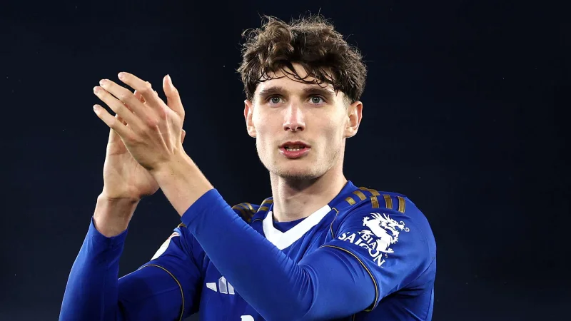 Man Utd merencanakan perekrutan bek Leicester setelah tim tersebut terdegradasi ke League One
