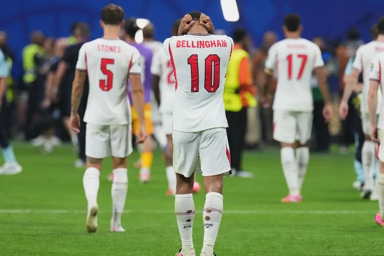 Jude Bellingham dari timnas Inggris bereaksi setelah pertandingan semifinal antara Argentina dan Inggris di Piala Dunia 2026 di Stadion Atlanta di Atlanta, Amerika Serikat, 15 Juli 2026.