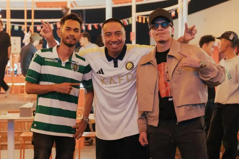 7 Potret Artis di Live Podcast Bareng Martunis, Atta Pakai Kaus Ronaldo